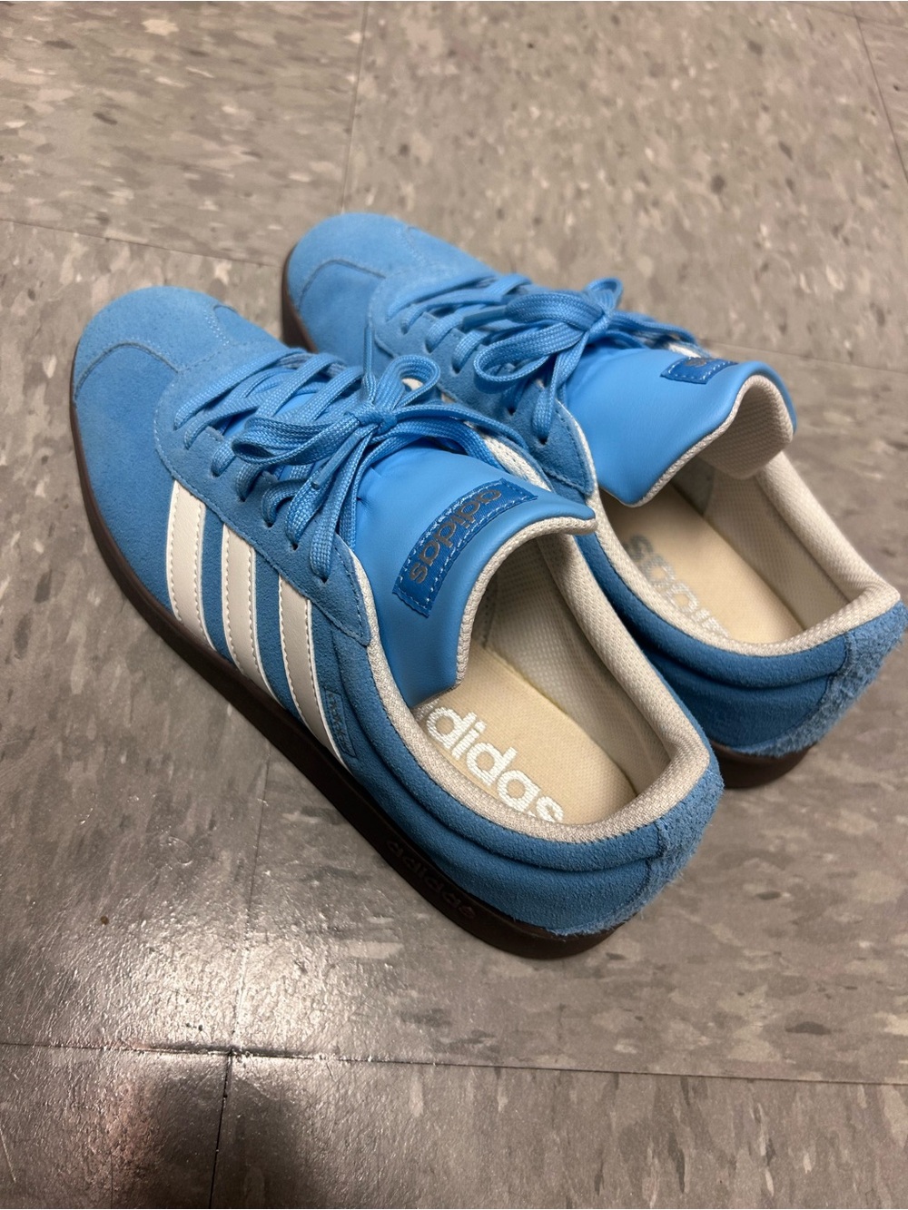adidas Light Blue and White Suede-Trim Sneakers Size Mens 7